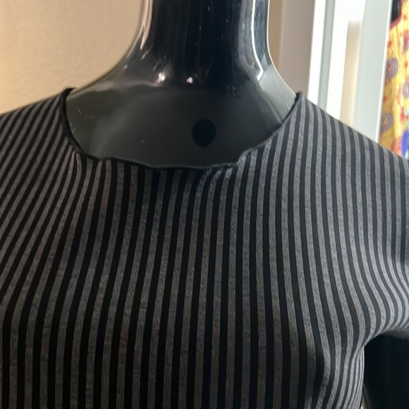 Neoprene tank in black and grey pinstripe - Picture 2 of 6